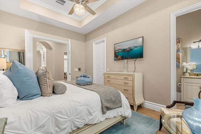 Image No.24-5 Bed Property for sale