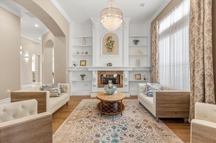 Image No.6-5 Bed Property for sale