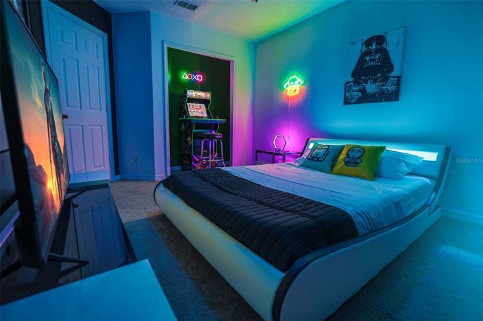 Image No.26-4 Bed Townhouse for sale