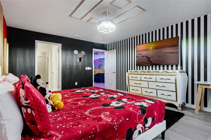 Image No.11-5 Bed Townhouse for sale