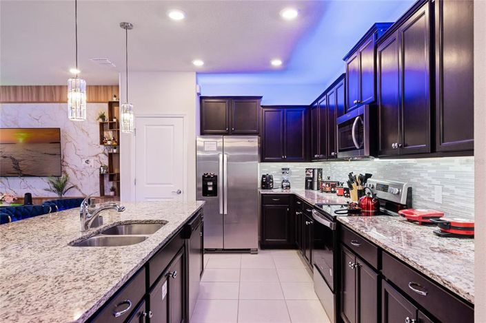 Image No.36-5 Bed Townhouse for sale