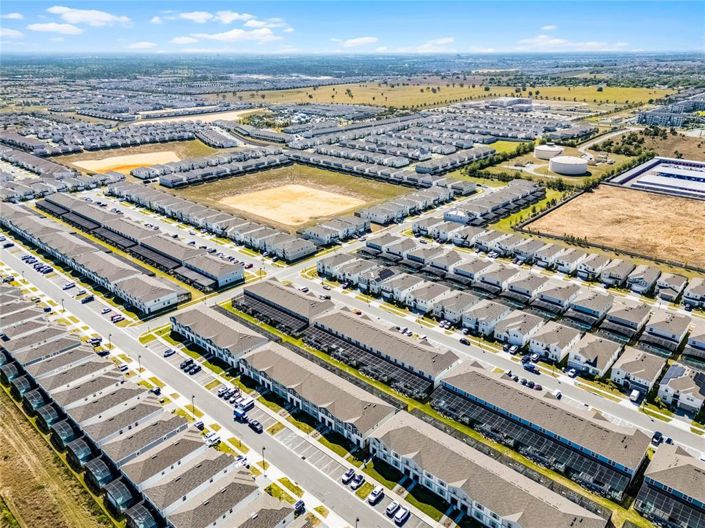 Image No.52-5 Bed Townhouse for sale