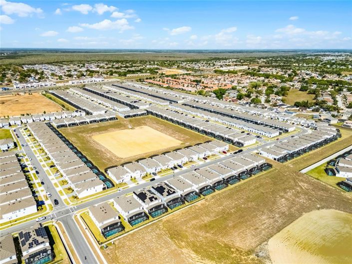 Image No.53-5 Bed Townhouse for sale