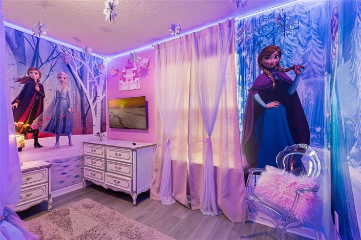 Image No.6-5 Bed Townhouse for sale