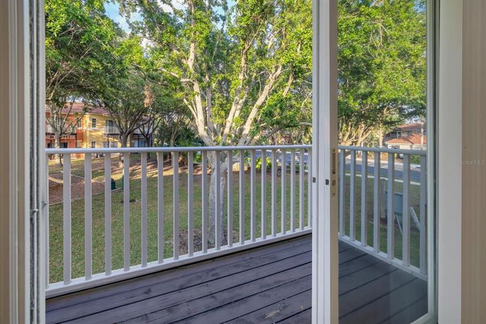 Image No.19-3 Bed Townhouse for sale