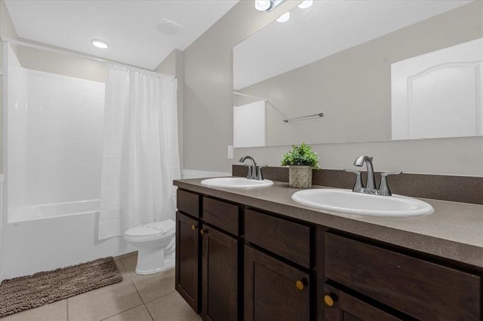 Image No.10-3 Bed Townhouse for sale