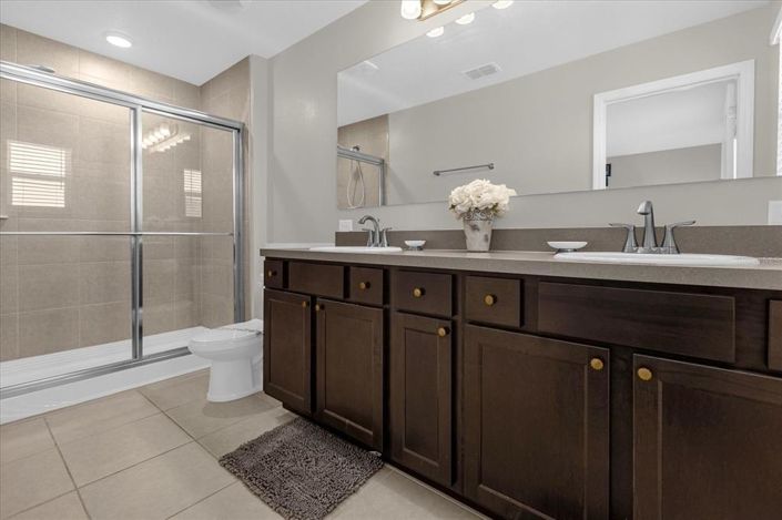 Image No.14-3 Bed Townhouse for sale