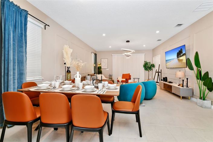 Image No.10-7 Bed Property for sale