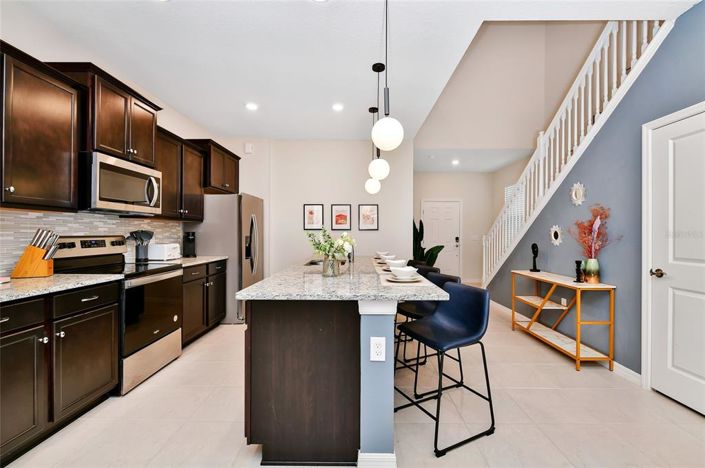 Image No.11-7 Bed Property for sale