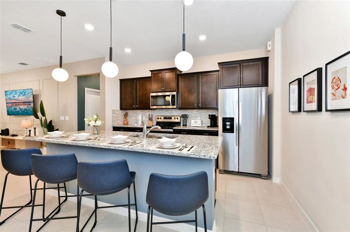 Image No.15-7 Bed Property for sale