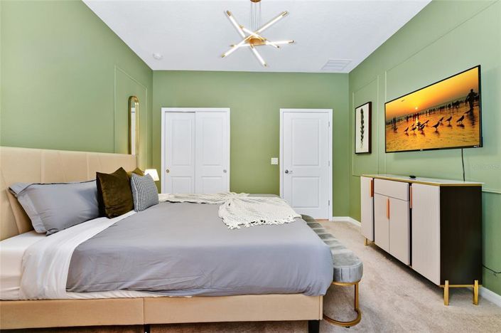 Image No.20-7 Bed Property for sale