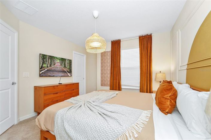 Image No.38-7 Bed Property for sale