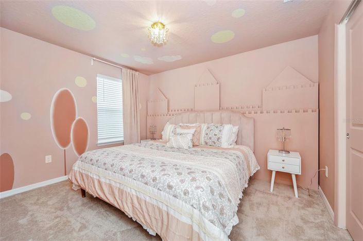 Image No.40-7 Bed Property for sale