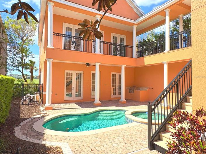 Image No.1-6 Bed Property for sale