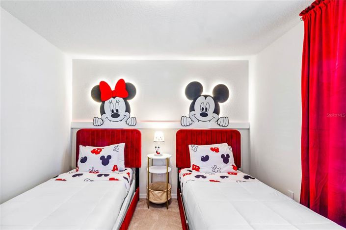 Image No.19-5 Bed Townhouse for sale