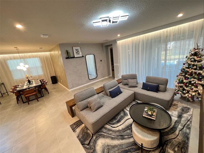 Image No.14-7 Bed Property for sale