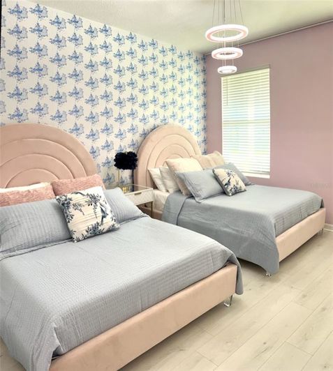 Image No.3-7 Bed Property for sale