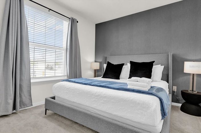 Image No.12-5 Bed Townhouse for sale