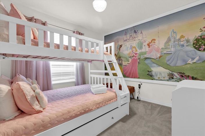 Image No.15-5 Bed Townhouse for sale