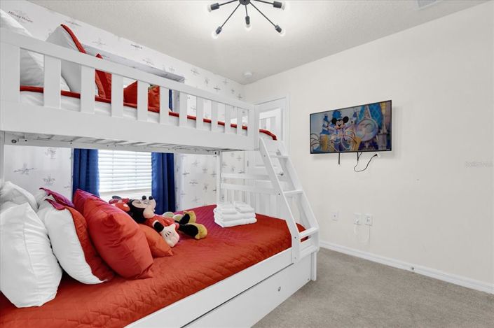 Image No.18-5 Bed Townhouse for sale