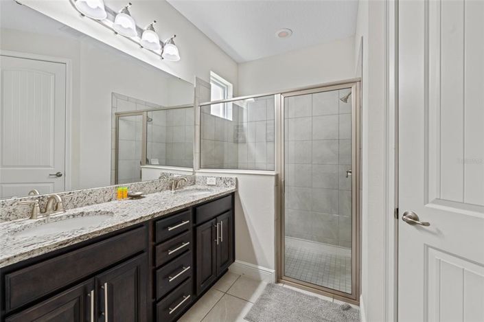 Image No.10-6 Bed Property for sale