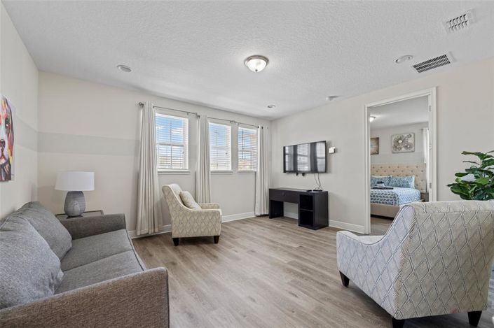 Image No.11-6 Bed Property for sale