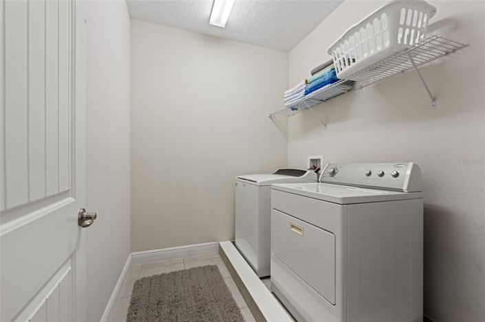 Image No.25-6 Bed Property for sale