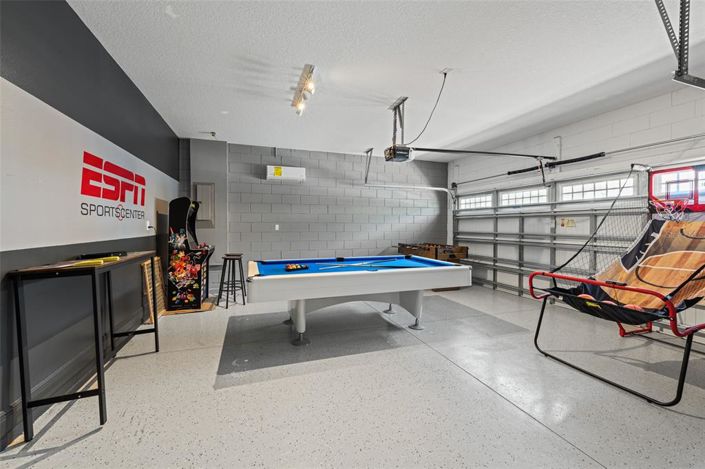 Image No.26-6 Bed Property for sale