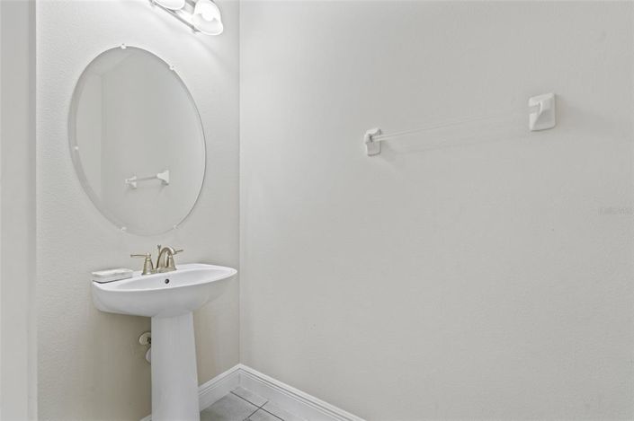 Image No.6-6 Bed Property for sale