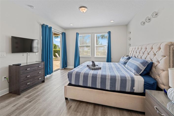 Image No.9-6 Bed Property for sale