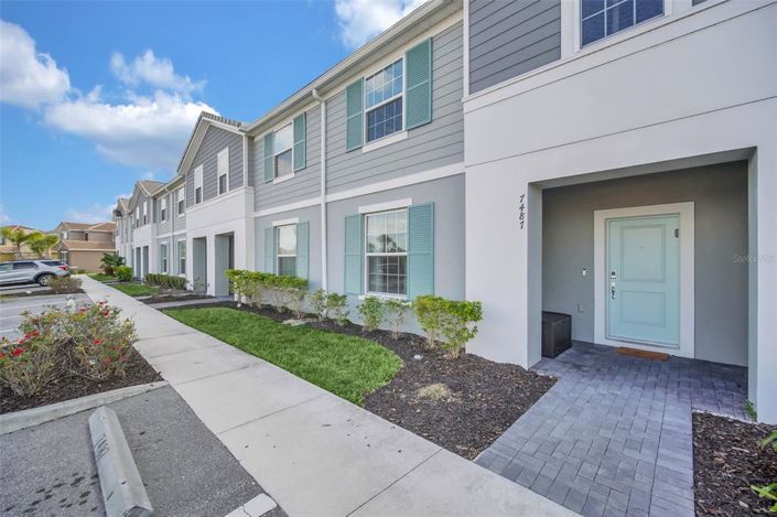 Image No.1-5 Bed Townhouse for sale