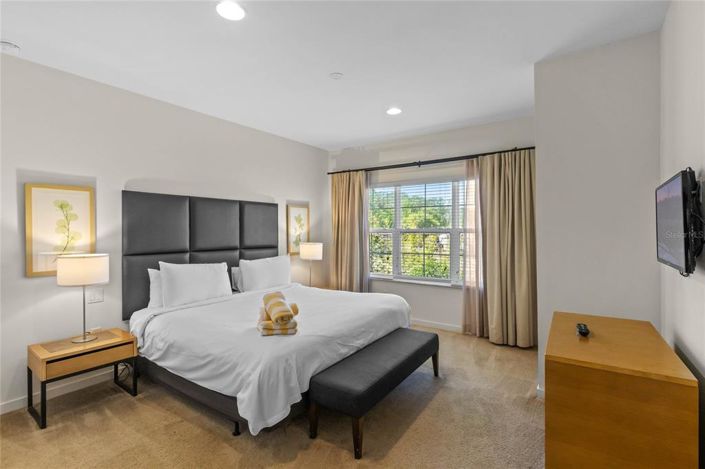 Image No.18-2 Bed Townhouse for sale