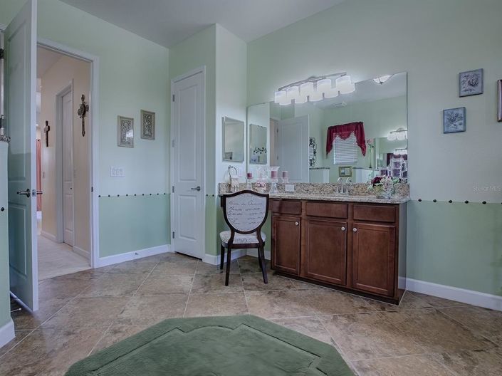 Image No.36-4 Bed Property for sale