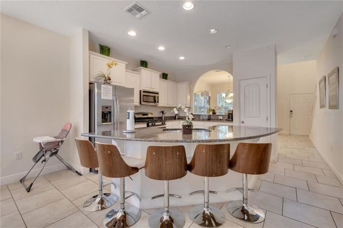 Image No.14-6 Bed Property for sale