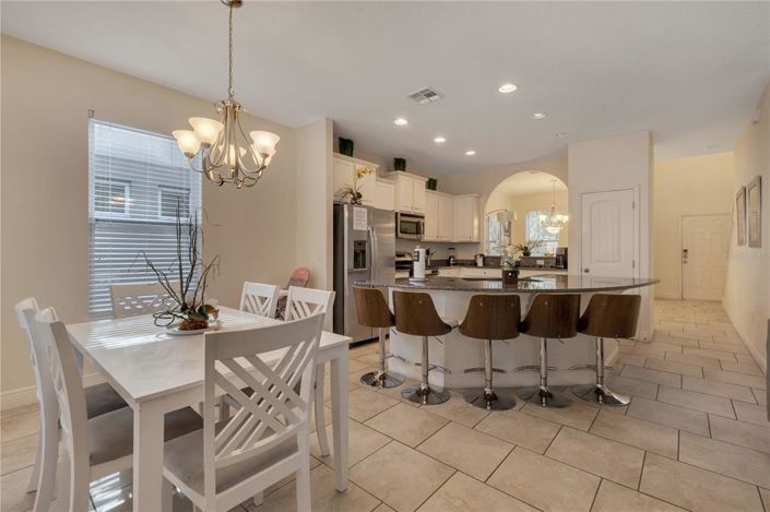 Image No.17-6 Bed Property for sale