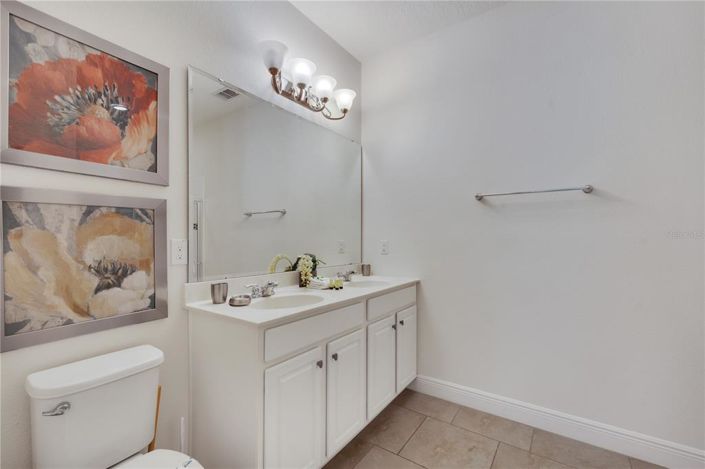 Image No.26-6 Bed Property for sale