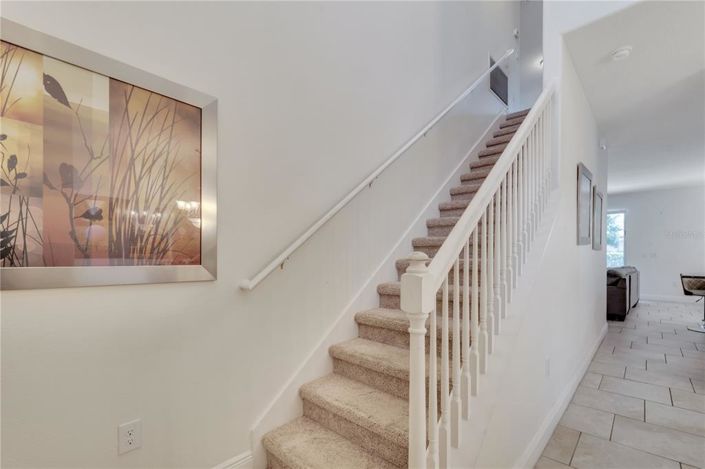 Image No.28-6 Bed Property for sale