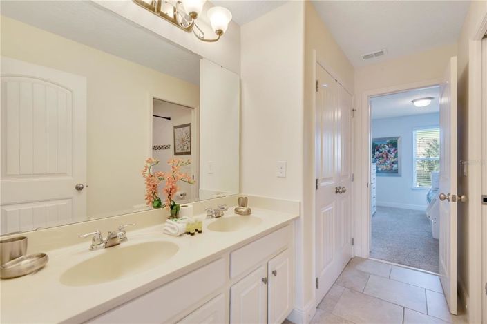 Image No.33-6 Bed Property for sale