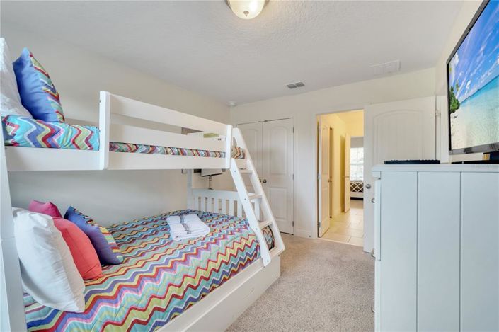 Image No.36-6 Bed Property for sale