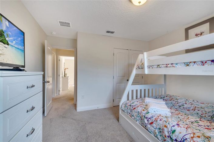 Image No.42-6 Bed Property for sale