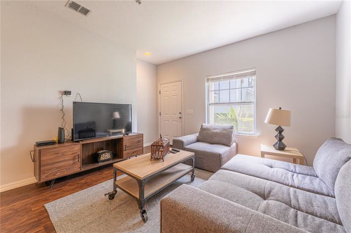 Image No.11-3 Bed Townhouse for sale