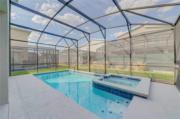 Image No.25-6 Bed Property for sale