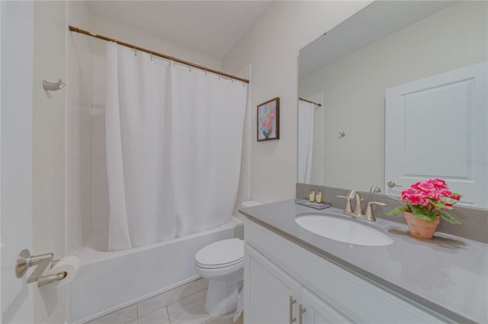 Image No.40-6 Bed Property for sale