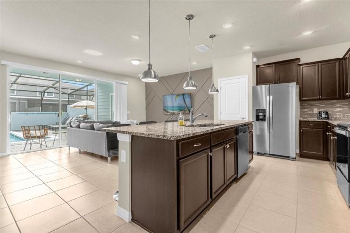 Image No.10-5 Bed Townhouse for sale