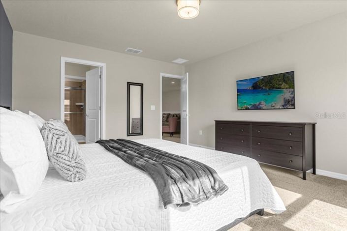 Image No.17-5 Bed Townhouse for sale