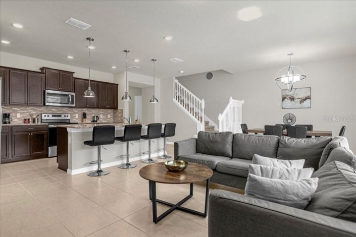 Image No.6-5 Bed Townhouse for sale