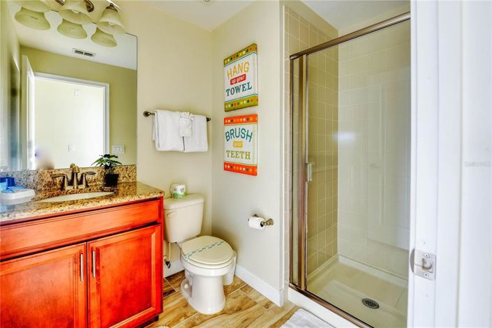 Image No.21-5 Bed Townhouse for sale