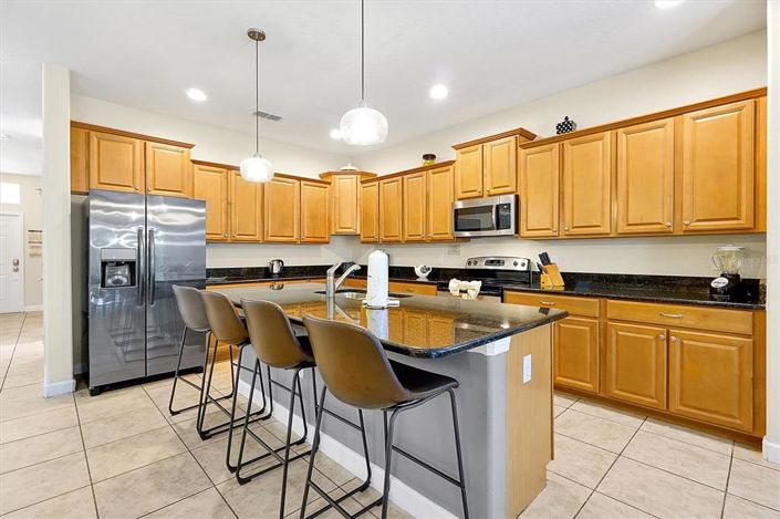 Image No.10-6 Bed Property for sale