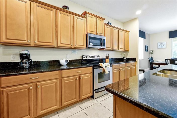 Image No.13-6 Bed Property for sale