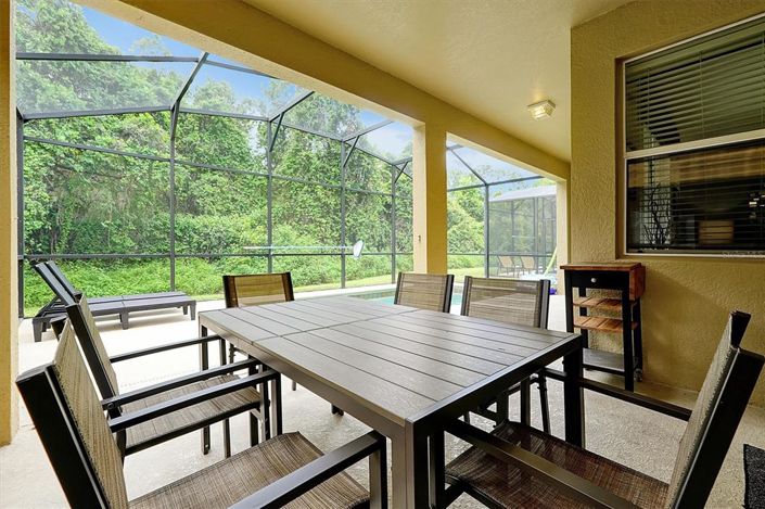 Image No.17-6 Bed Property for sale